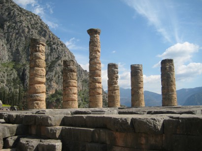 A delphoi Apollón-templom maradványai