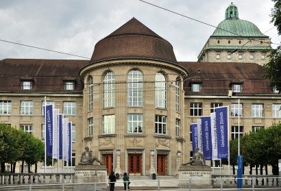 A Zürichi Egyetem főépülete napjainkban