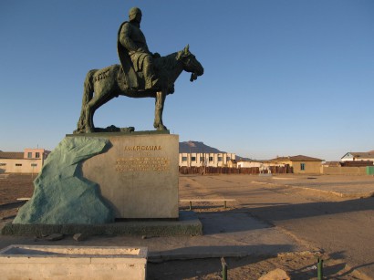 Amurszana szobra a nyugat-mongóliai Hovd városban