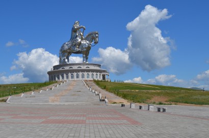 Dzsingisz szobor Mongóliában, amit a világ legnagyobb lovasszobraként hirdetnek