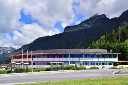 Iskola az Alpokban
