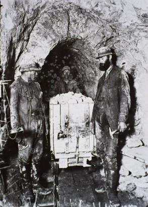 Szakállas bányász a sóbányában