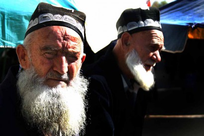 Tádzsikok vagy tadzsikok vagy táddzsikok vagy taddzsikok