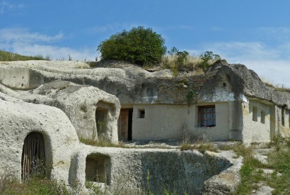 19. századi barlanglakások Noszvajon