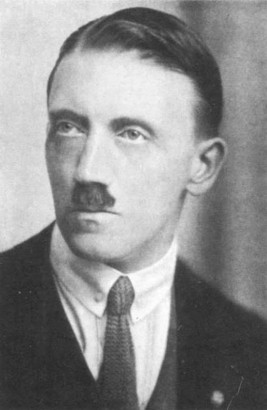 A fiatal Hitler. Vonzza a nézőket