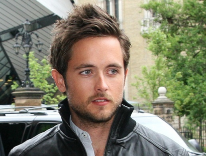 A kanadai Justin Chatwin játszotta Songokut.