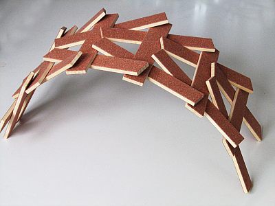 A Leonado-féle híd modellje