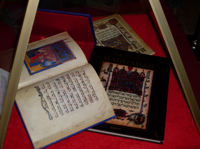 A szarajevói hágádá, egy 14. századi kódex másolatai.