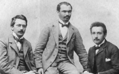 Albert Einstein 1903-ban (jobb oldalon)
