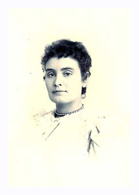 Anne Sullivan Helen Keller nevelője, majd segítője volt 49 éven át