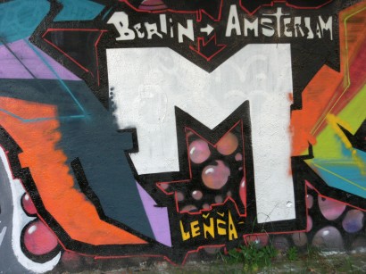 Brünn nem esik bela Berlin–Amszterdam nyelvjáráskontinuumba, mégis ott látható ez a graffiti