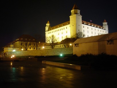 Budapest... helyett Pozsony. Apró különbségek?