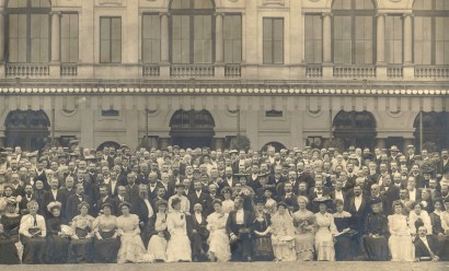 Csoportkép az első kongresszusról – az első, ülő sorban Zamehof is ott van