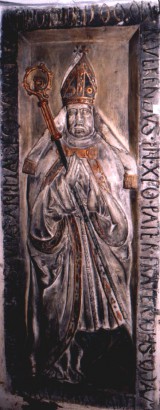 Filipec János síremléke a magyarhradisi (Uherské Hradiště) ferences kolostor templomában – az ő révén került Mátyás udvarába Pencsicei Fülöp?