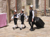Haredi gyerekek a sabbatra készülnek