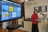 Heal Edina, a Google Magyarország vezetője beszél az Iparművészeti Múzeum (IMM), a Petőfi Irodalmi Múzeum (PIM) és a Google közös virtuális kiállításáról tartott sajtótájékoztatón az IMM-ben 2013. március 21-én.