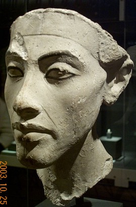 IV. Amenhotep (Ehnaton) fáraó idejére az ókori Egyiptom már kimaxolta a politeizmust.