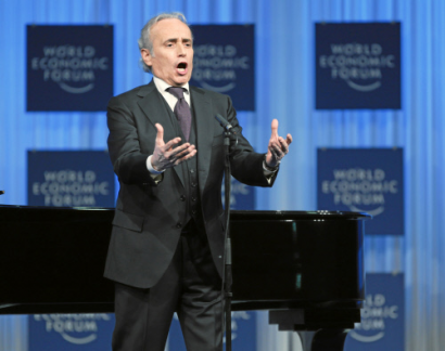 José Carreras, aki bár spanyol nevén vált ismerté, katalán neve Josep Maria Carreras i Coll (Zsuzep).