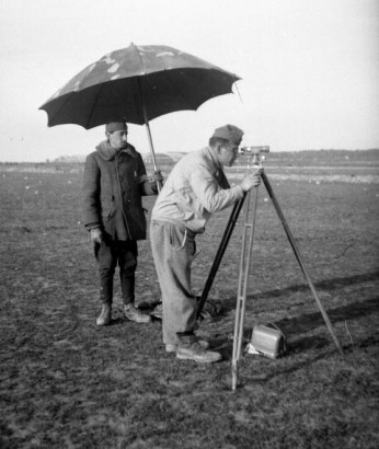 Készül a reptér – munkaszolgálatos földmérő 1944-ben