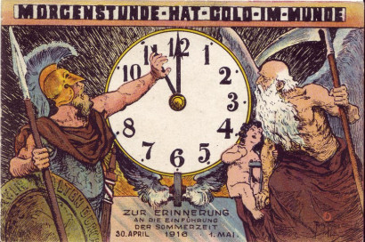 Ki korán kel, aranyat lel – az 1916-ban bevezetett nyári időszámításnak emléket állító német képeslap