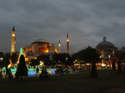 Kuando muncho eskurese es para amaneser – a Hagia Sophia (Ayasofya) esti megvilágításban