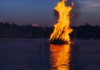 Lángok a temgeren – szentivánéji máglya Finnországban