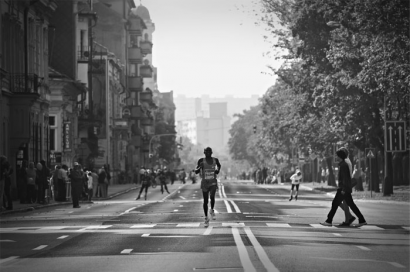 Maraton Kassán. A képen látható futó nem magyar.