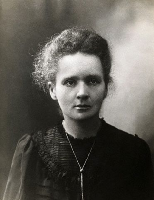 Marie Curie, az első kutató, aki 2 Nobel-díjat is kapott, az elsőt fizikából, a másodikat kémiából.