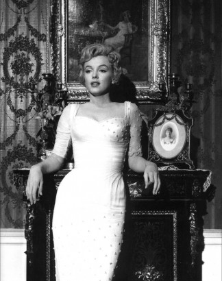 Marilyn Monroe (1926–1962) 1957-ben. Se miniskirt, se delope