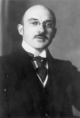 Max Erwin von Scheubner-Richter (1884–1923), egykor örmények megmentője, később Hitler harcostársa, a sörpuccs egyik halottja