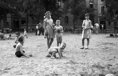 Nekik még nem kellett nomád tábor – budapesti gyerekek 1955-ben