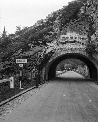 Nem, nem, soha! – felirat Lillafüreden, 1939-ben