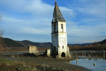 Országépítés= falurombolás (Bözödújfalu)