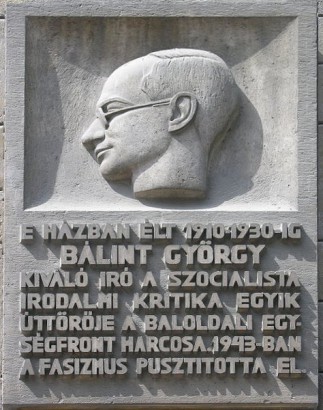 Sinclair Lewis kötetét Bálint György fordította magyarra – emléktáblája Budapesten a Kresz Géza utcában látható