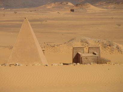 Sivatagi csendélet Szudán homokján