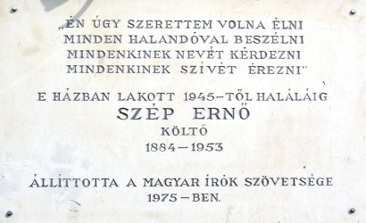 Szép Ernő egykori, 1945-1953 közti lakhelyén található emléktábla – Liszt Ferenc tér 11.