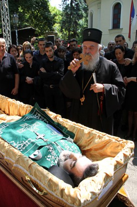 Szerb orthodox temetés Belgrádban 2012-ben