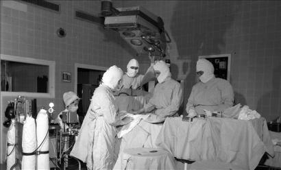 Tüdőreszekció az Országos Korányi Tbc- és Pulmonológiai Intézet mellkassebészetén 1976-ban