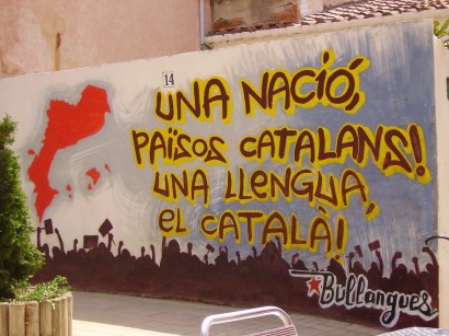 Van, aki nem hisz a katalán országok és katalán nyelv fentebb hirdetett egységében?