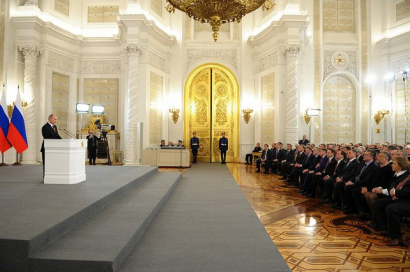 Vlagyimir Putyin a Kreml György-termében bejelenti a Krím félsziget visszaszerzését
